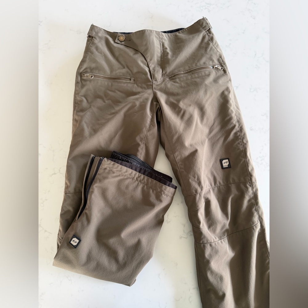 Women’s forest green ski/board pants